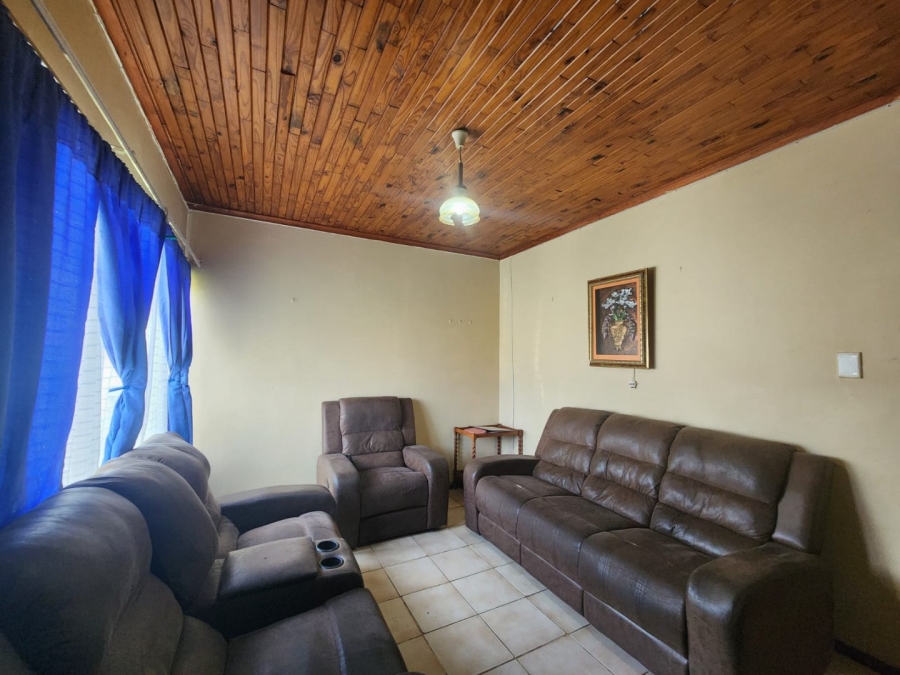 3 Bedroom Property for Sale in Pacaltsdorp Western Cape